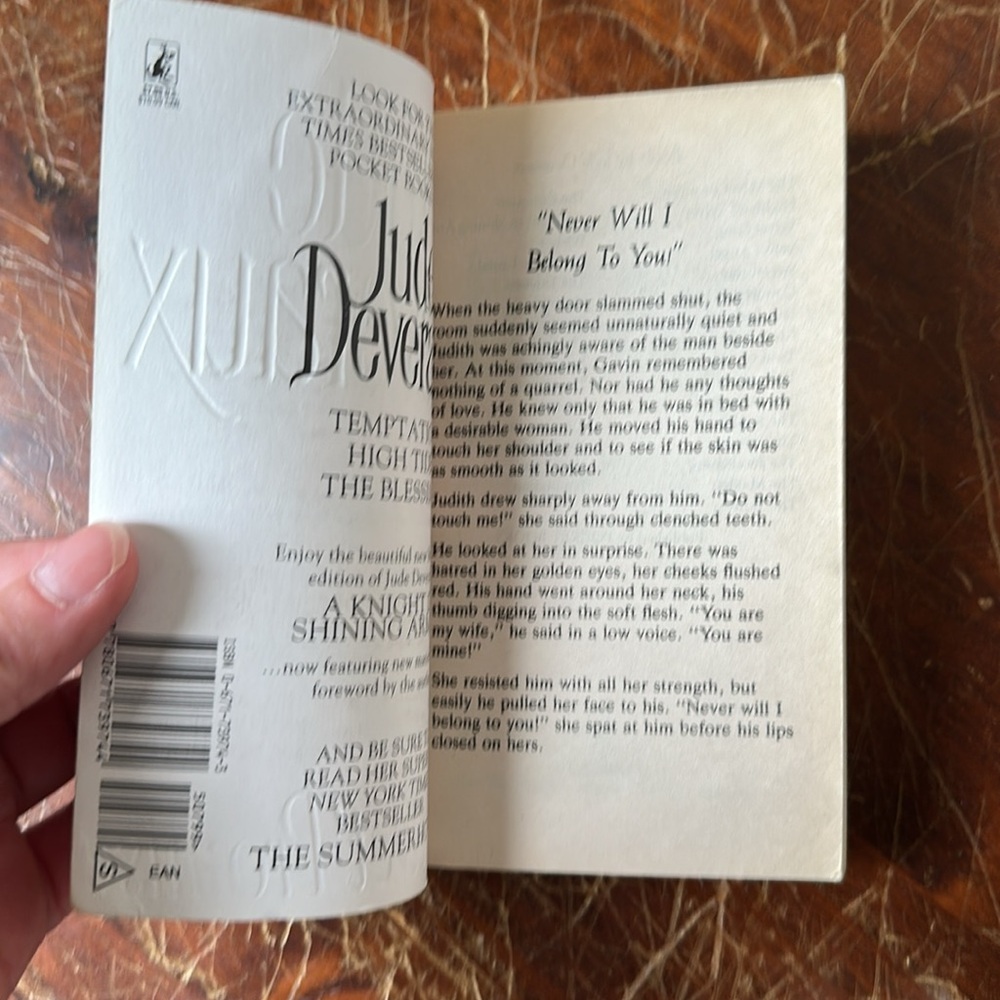 The Velvet Promise by Jude Deveraux - Picture 5 of 5